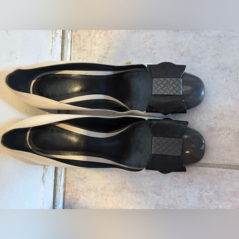 Bottega Veneta dress shoes pumps colorblock heels baby doll logo bow design